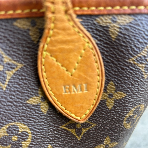 Authentic Louis Vuitton Vintage Neverfull Pm Monogram Tote
SOLD - Picture 14 of 16